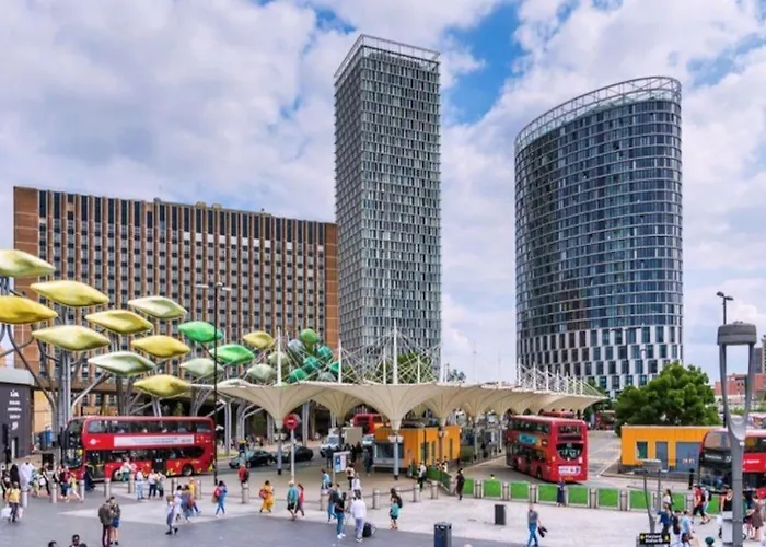 2Bed Stratford Apt With Easy Access To Central London, O2, Excel, Parking Nearby